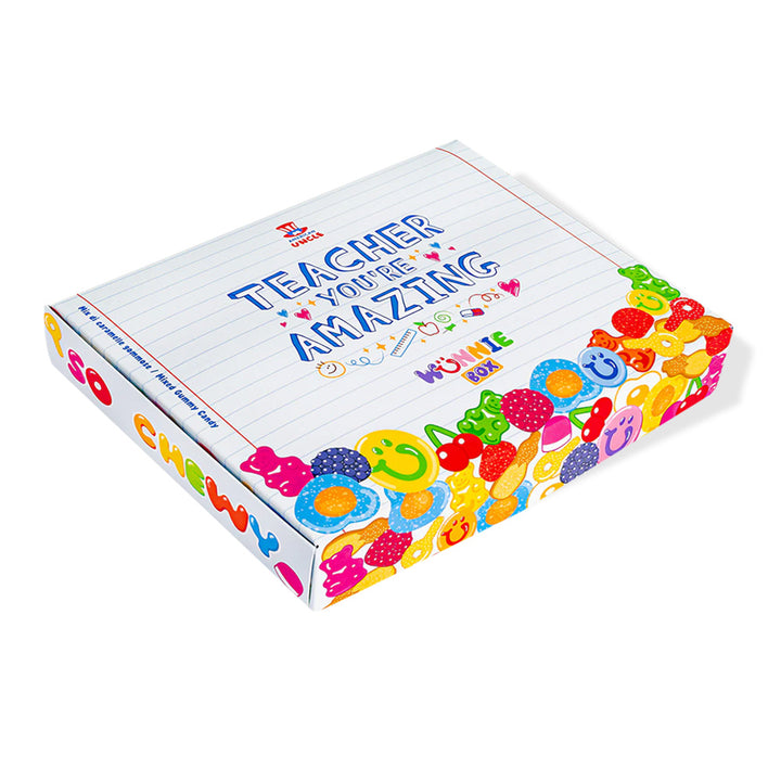 Scatola chiusa con scritta "Teacher you're amazing"