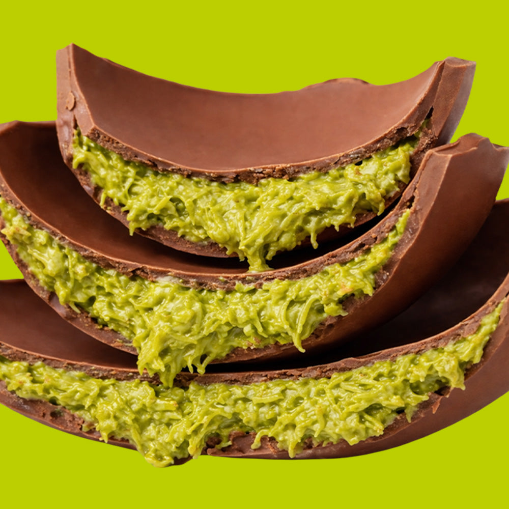 Uovo di pasqua ripieno di pistacchio e kataifi