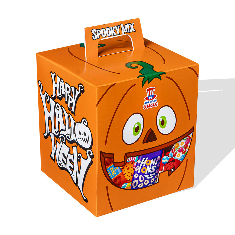 Mix di dolci e salati in una confezione a tema halloween