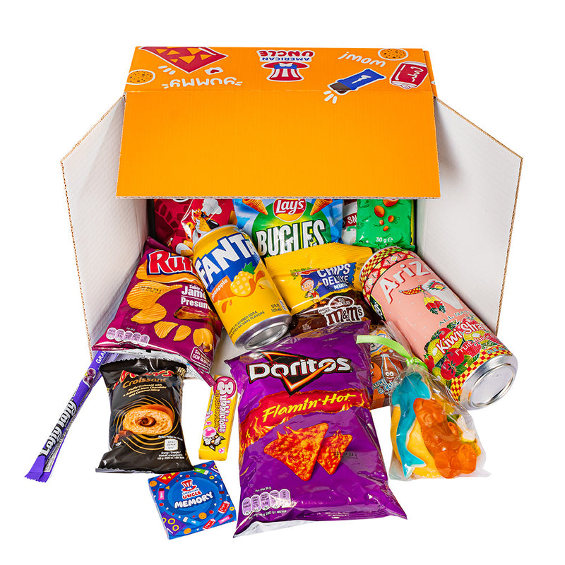 Snack Box mit mindestens 15 internationalen Produkten: Süßes, Salziges und Getränke