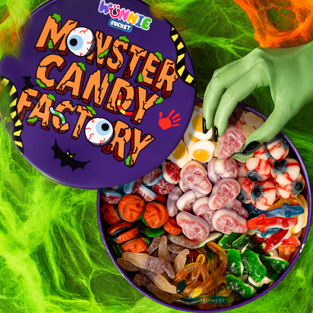 Wunnie bucket happy halloween aperto con caramelle gommose e mano mostruosa che le prende