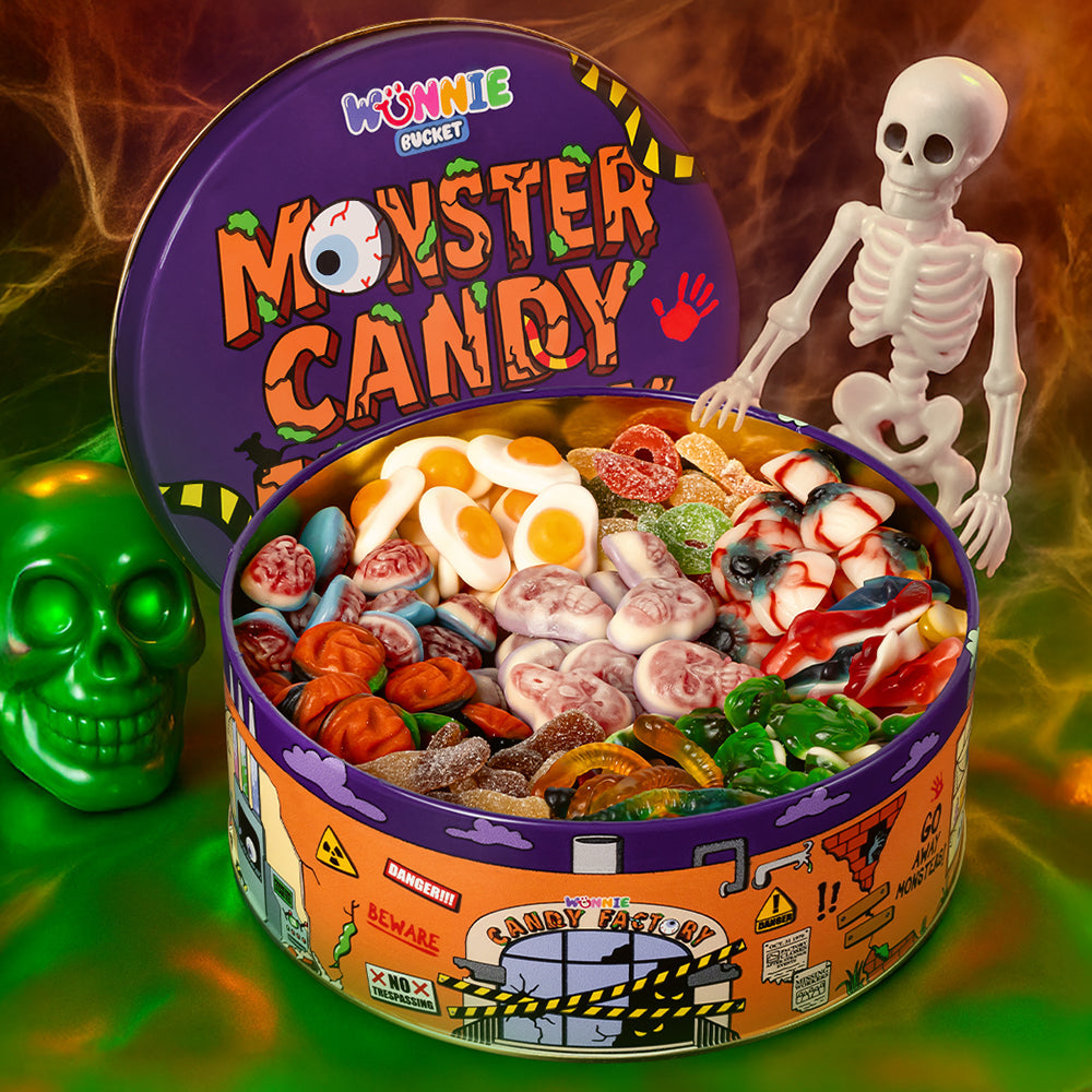 Wunnie bucket happy halloween aperto con caramelle gommose e teschio appoggiato