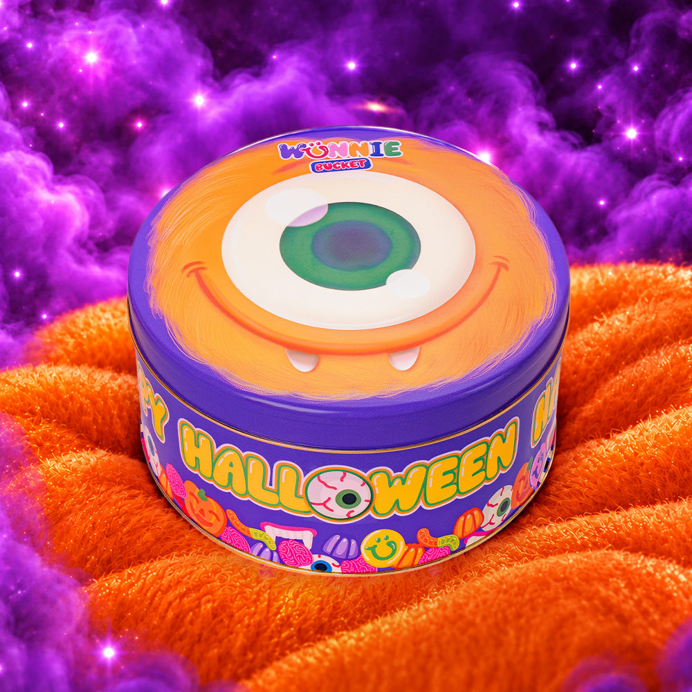 Latta di caramelle a tema Halloween foto in ambiente