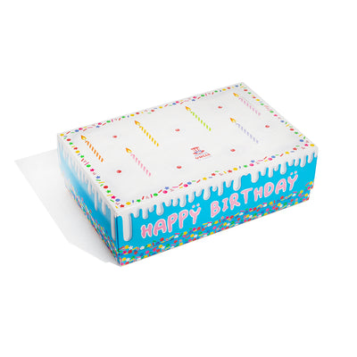 Birthday Box, Geschenkbox in Form einer Geburtstagstorte mit 15 süßen und herzhaften Snacks