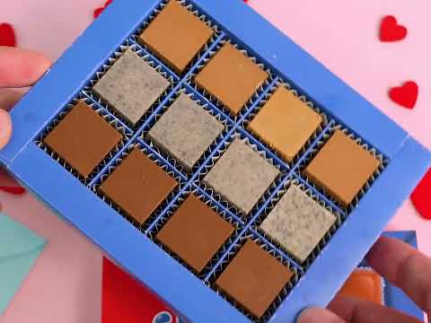 Choco Love Box, Schachtel mit 12 gemischten Pralinen gefüllt mit Erdnussbutter, Toffee und Cookies & Cream, 130g 